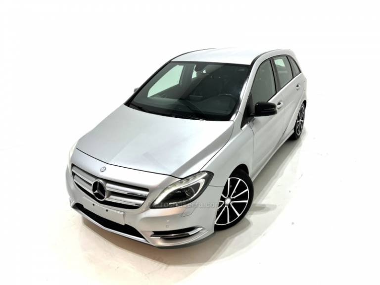 MERCEDES-BENZ - B 200 - 2014/2014 - Prata - Sob Consulta