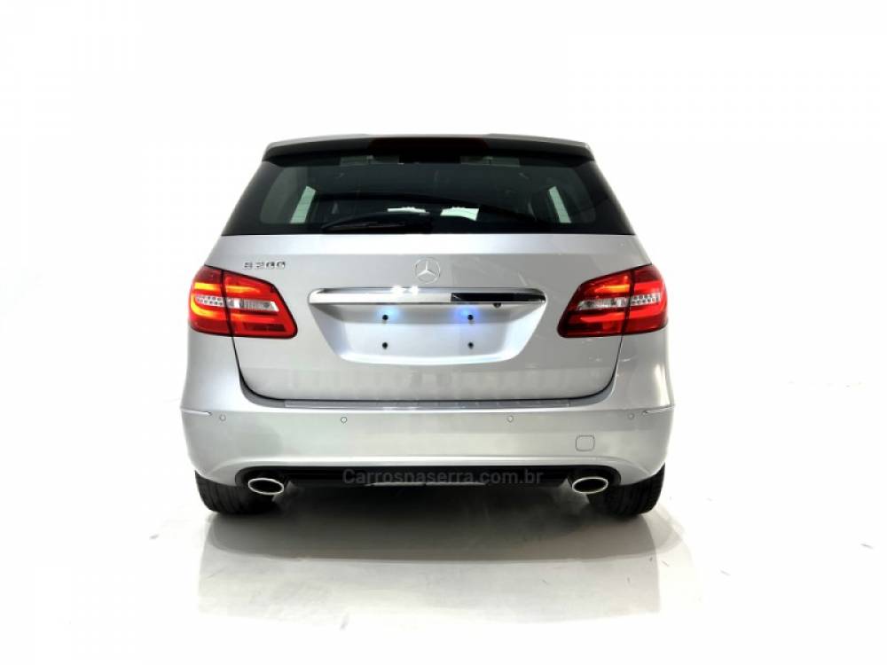 MERCEDES-BENZ - B 200 - 2014/2014 - Prata - Sob Consulta