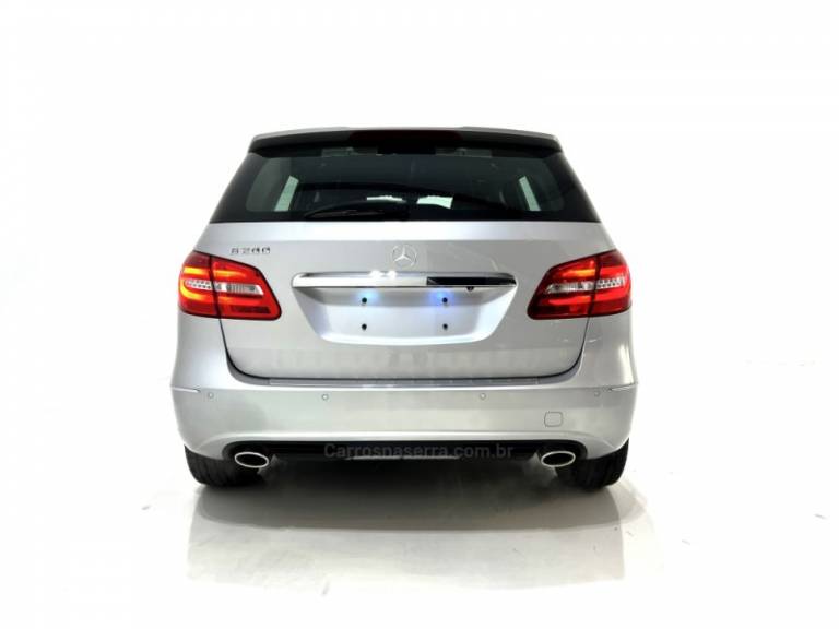 MERCEDES-BENZ - B 200 - 2014/2014 - Prata - Sob Consulta
