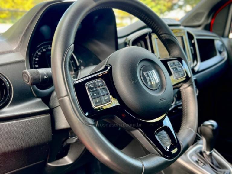 FIAT - STRADA - 2022/2022 - Vermelha - R$ 111.900,00