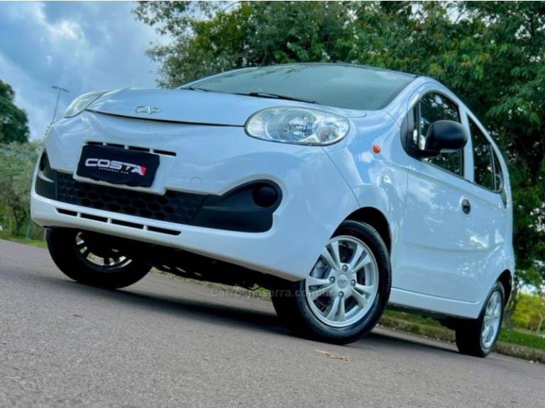 CHERY - QQ - 2018/2018 - Branca - R$ 34.900,00