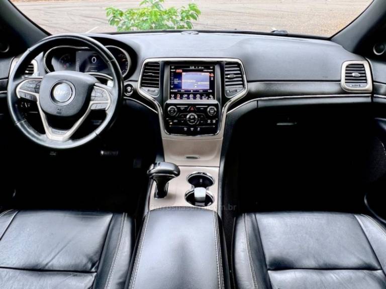 JEEP - GRAND CHEROKEE - 2015/2015 - Cinza - R$ 125.000,00