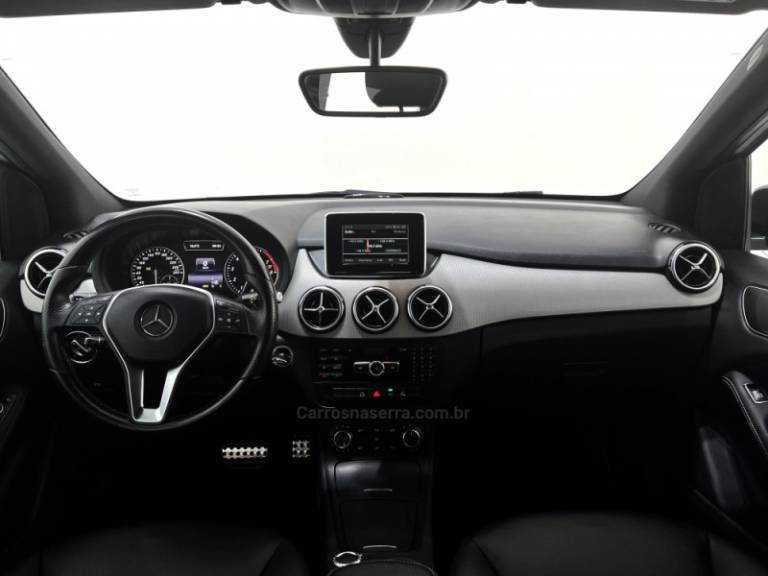 MERCEDES-BENZ - B 200 - 2014/2014 - Prata - Sob Consulta