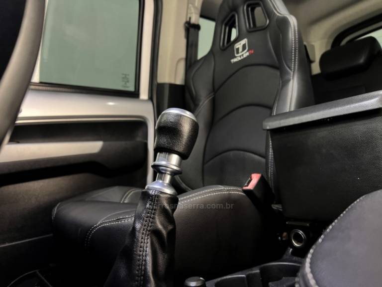 TROLLER - T4 - 2015/2015 - Prata - R$ 199.000,00
