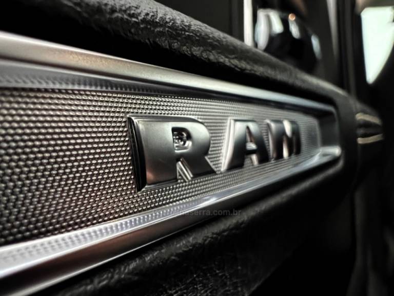 RAM - CLASSIC - 2023/2023 - Branca - Sob Consulta