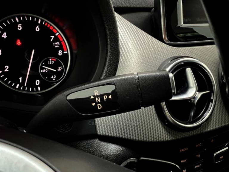 MERCEDES-BENZ - B 200 - 2014/2014 - Prata - Sob Consulta