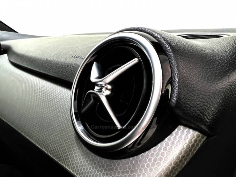 MERCEDES-BENZ - B 200 - 2014/2014 - Prata - Sob Consulta