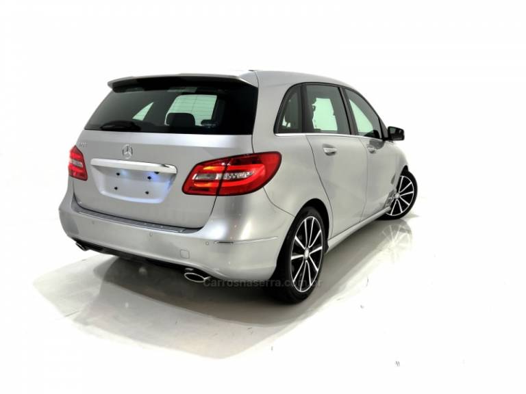 MERCEDES-BENZ - B 200 - 2014/2014 - Prata - Sob Consulta