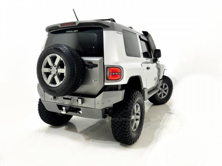 TROLLER - T4 - 2015/2015 - Prata - R$ 199.000,00