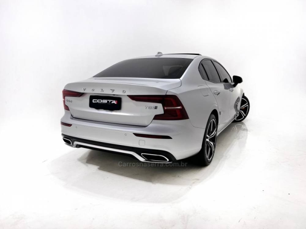 VOLVO - S60 - 2020/2020 - Prata - Sob Consulta