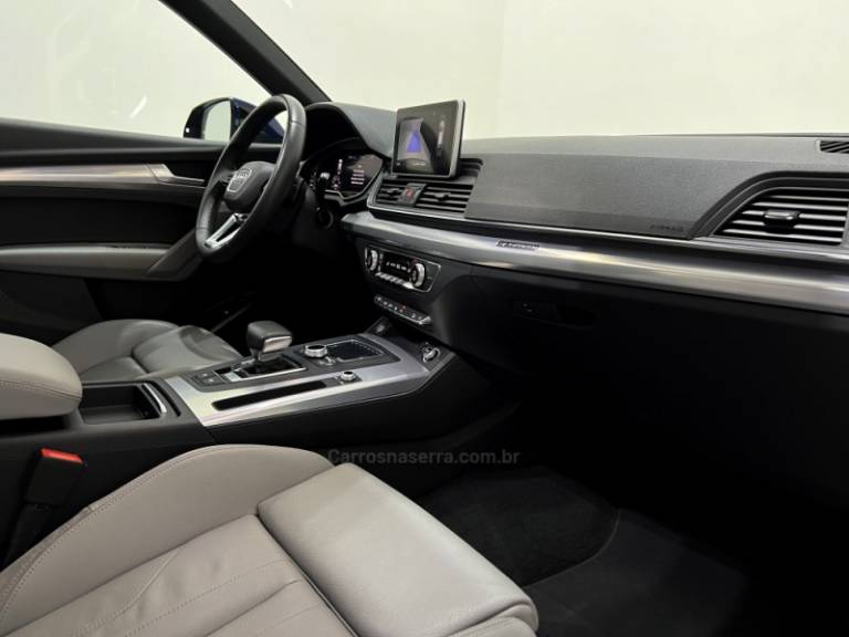 AUDI - Q5 - 2020/2020 - Azul - Sob Consulta