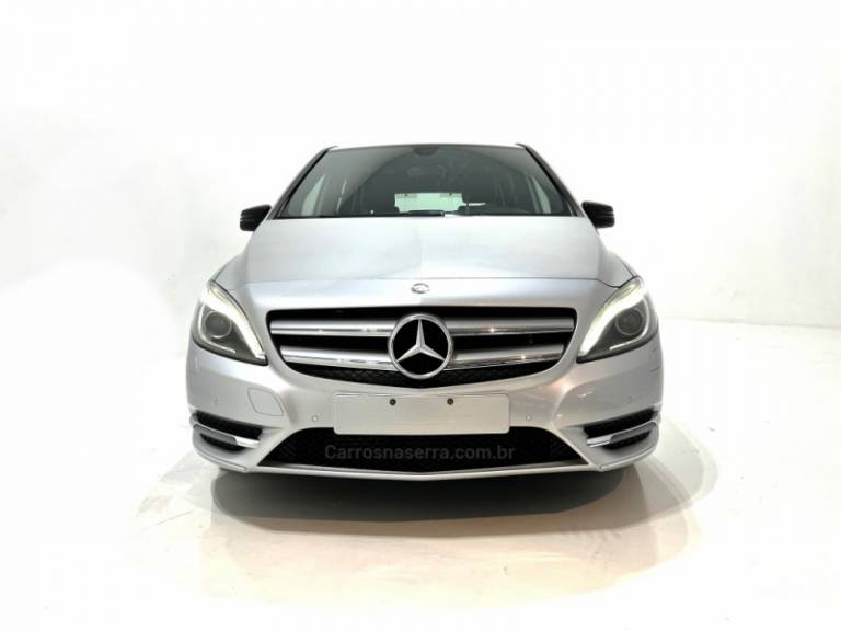 MERCEDES-BENZ - B 200 - 2014/2014 - Prata - Sob Consulta