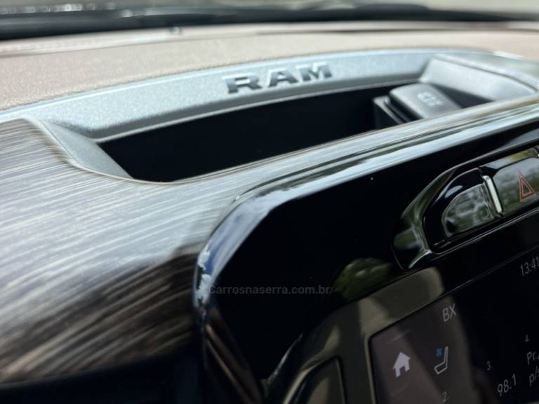 RAM - 2500 LARAMIE - 2021/2021 - Preta - R$ 369.900,00