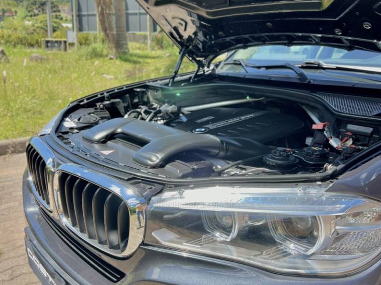 BMW - X5 - 2015/2015 - Cinza - Sob Consulta