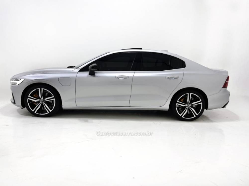 VOLVO - S60 - 2020/2020 - Prata - Sob Consulta