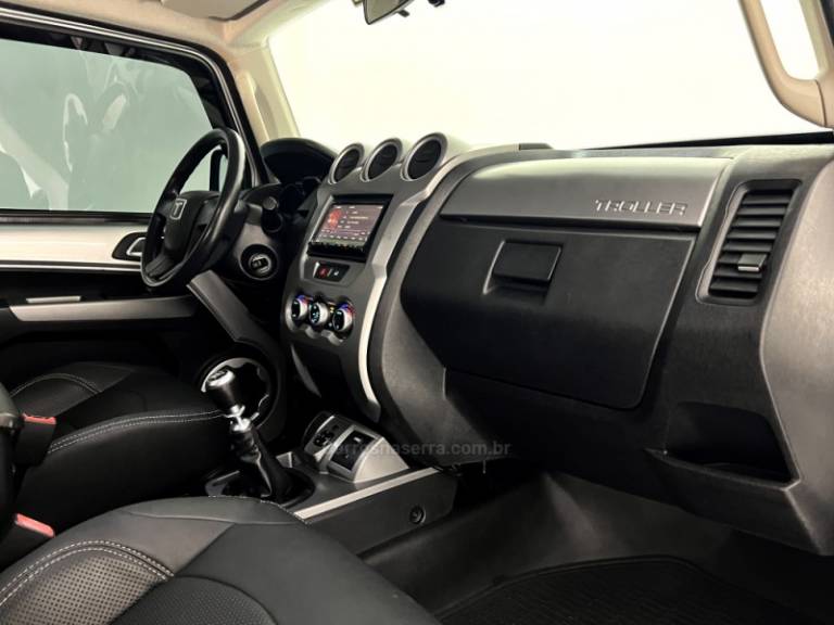 TROLLER - T4 - 2015/2015 - Prata - R$ 199.000,00